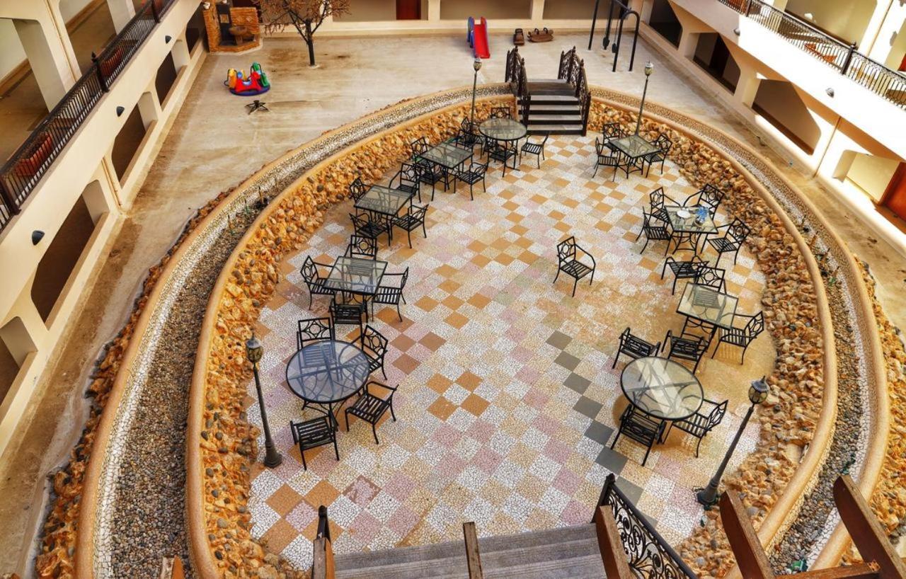 Johny International Hotel