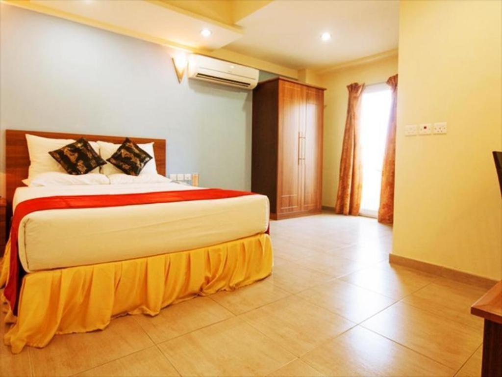 Johny International Hotel